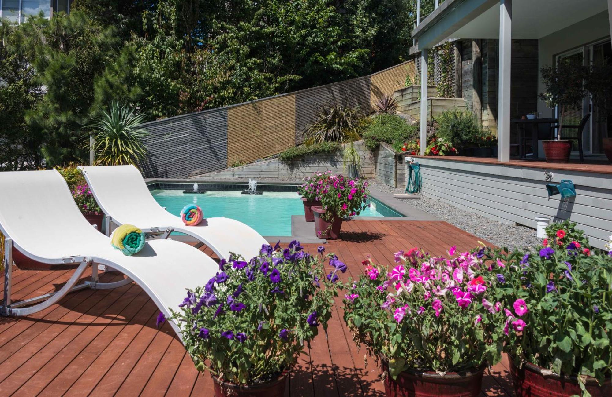 Decks Of Paihia Bed and Breakfast Exteriör bild