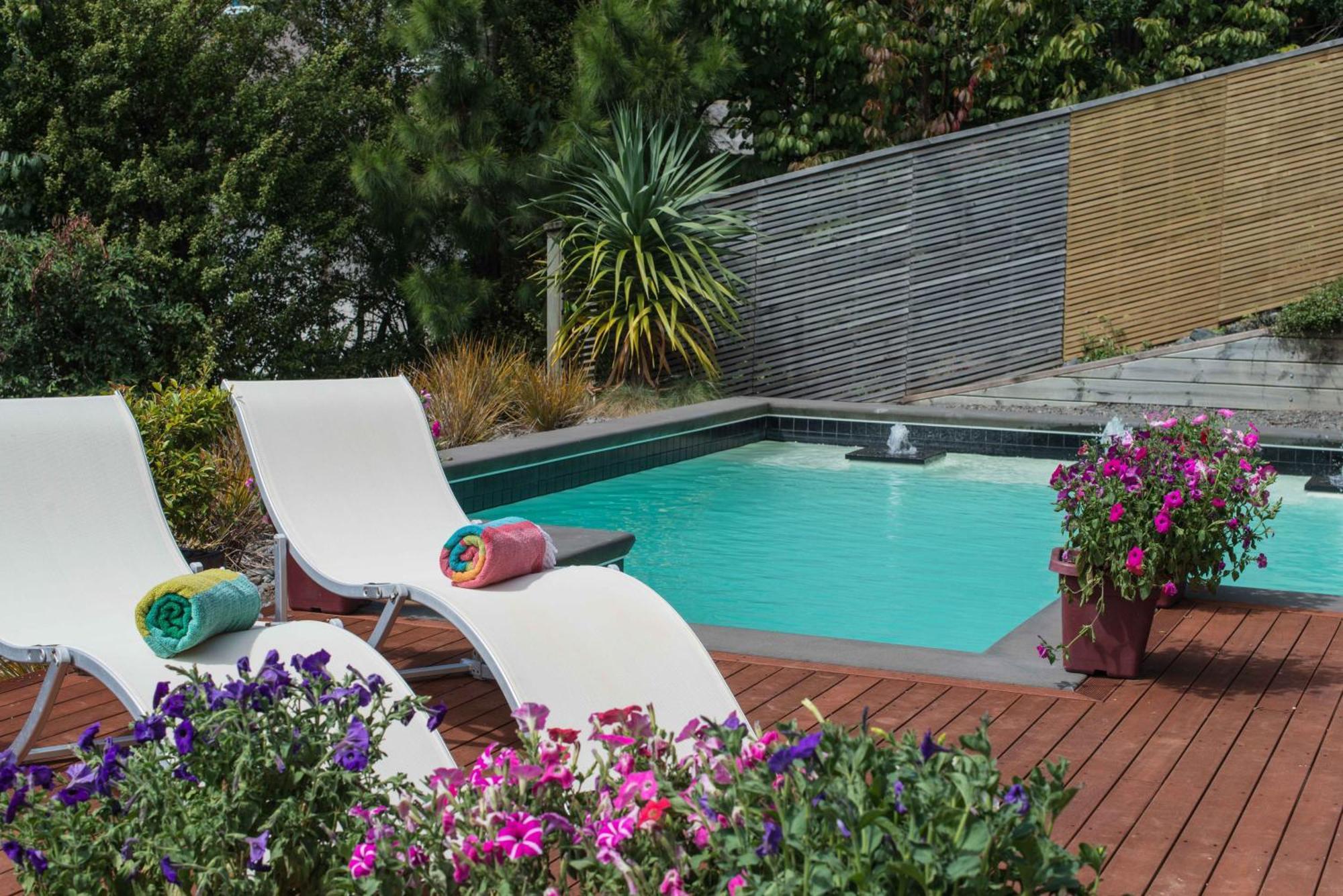 Decks Of Paihia Bed and Breakfast Exteriör bild