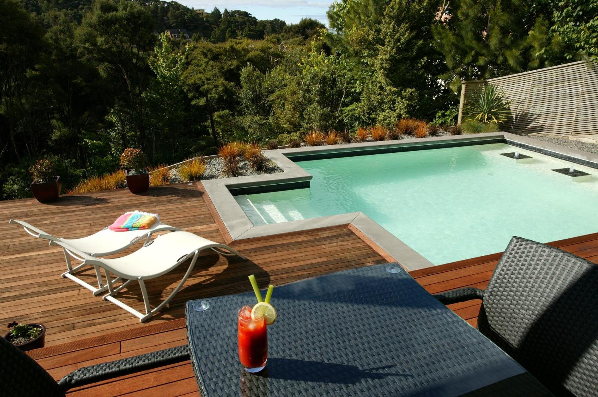 Decks Of Paihia Bed and Breakfast Exteriör bild