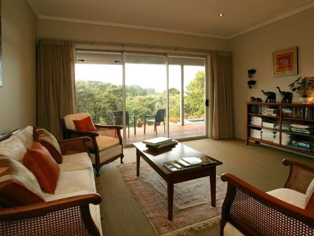 Decks Of Paihia Bed and Breakfast Exteriör bild