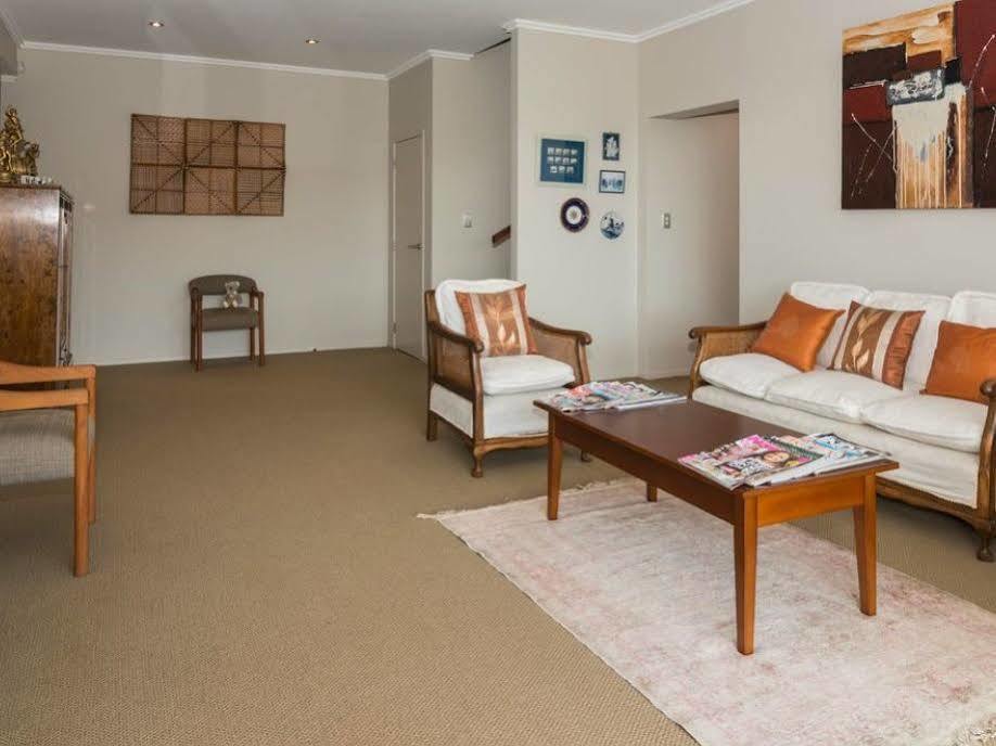 Decks Of Paihia Bed and Breakfast Exteriör bild
